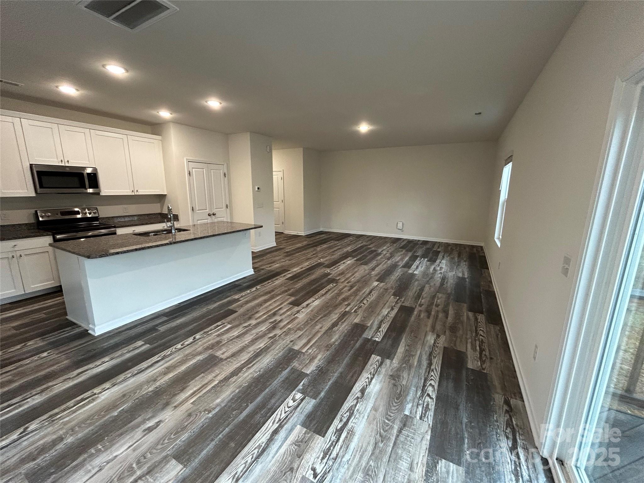 Single Family Residence at 578 30th Avenue Circle NE, Hickory, photo 4 of 20