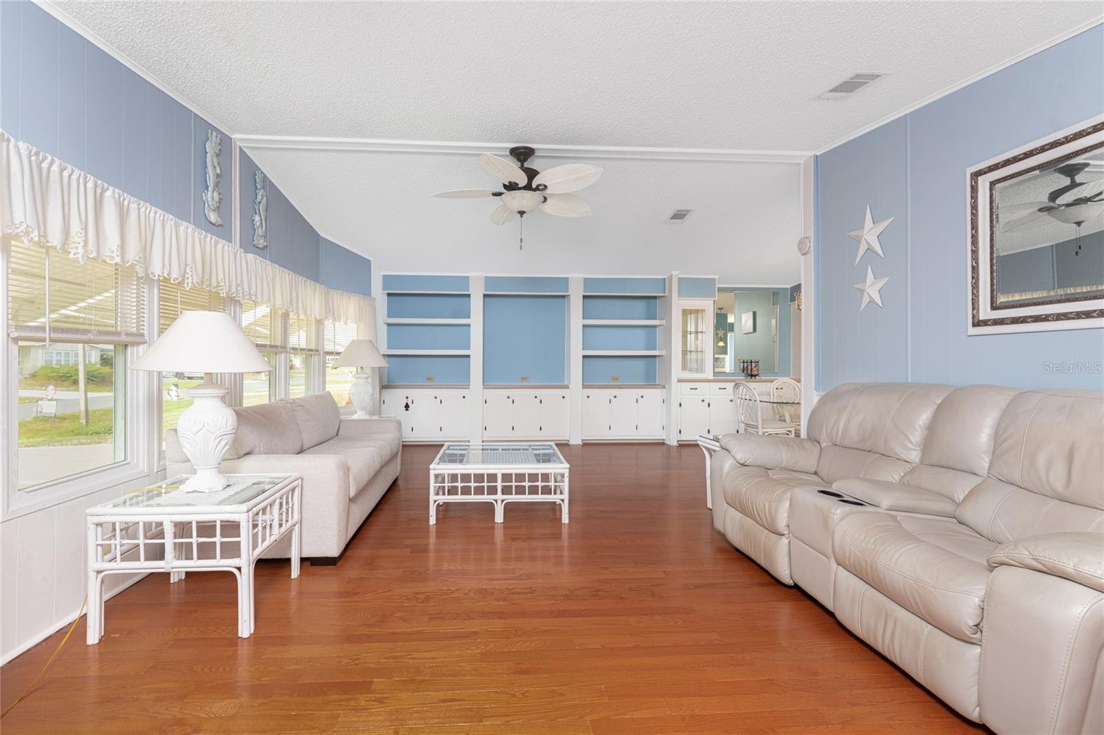 So Light and Bright - 6290 GREENFINCH RD, ENGLEWOOD