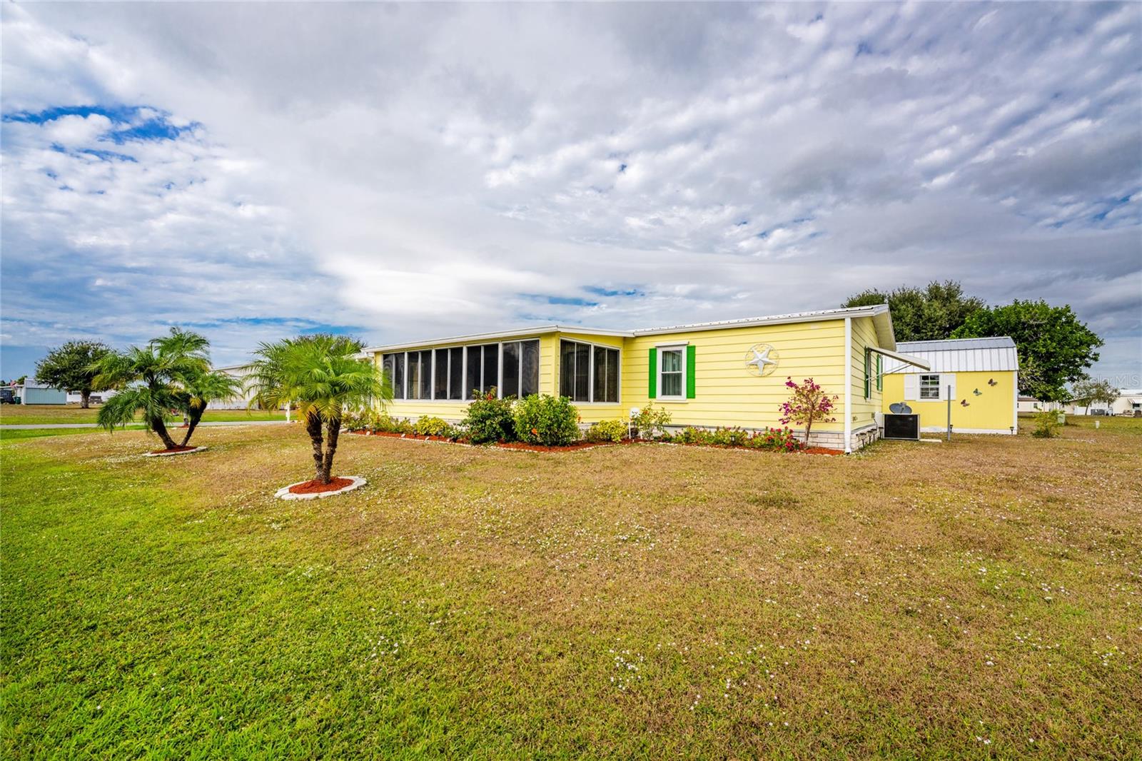 Manufactured Home at 6290 GREENFINCH RD, ENGLEWOOD, photo 5 of 50