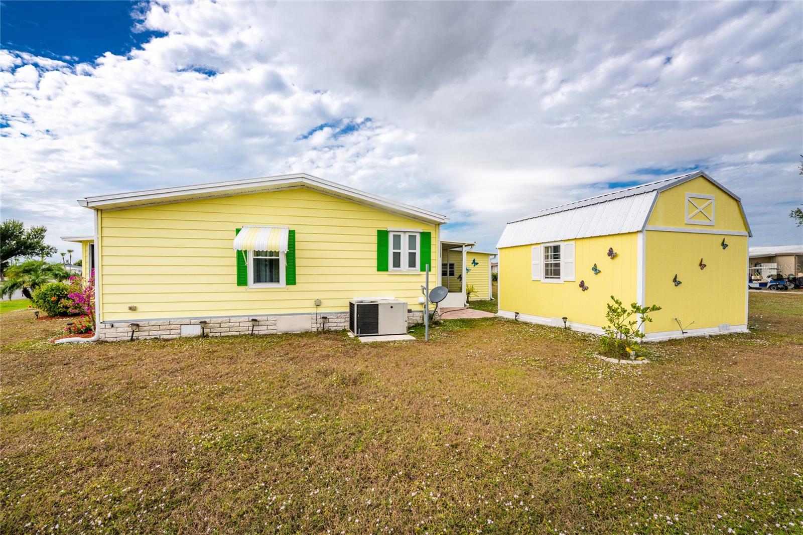 Manufactured Home at 6290 GREENFINCH RD, ENGLEWOOD, photo 12 of 50