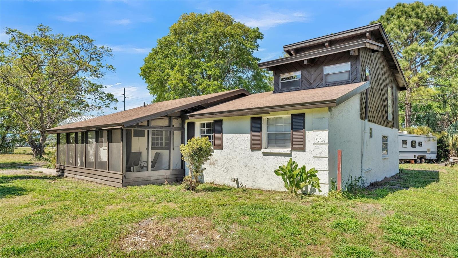 Single Family Residence at 503 MARIANNA RD, AUBURNDALE, photo 2 of 34