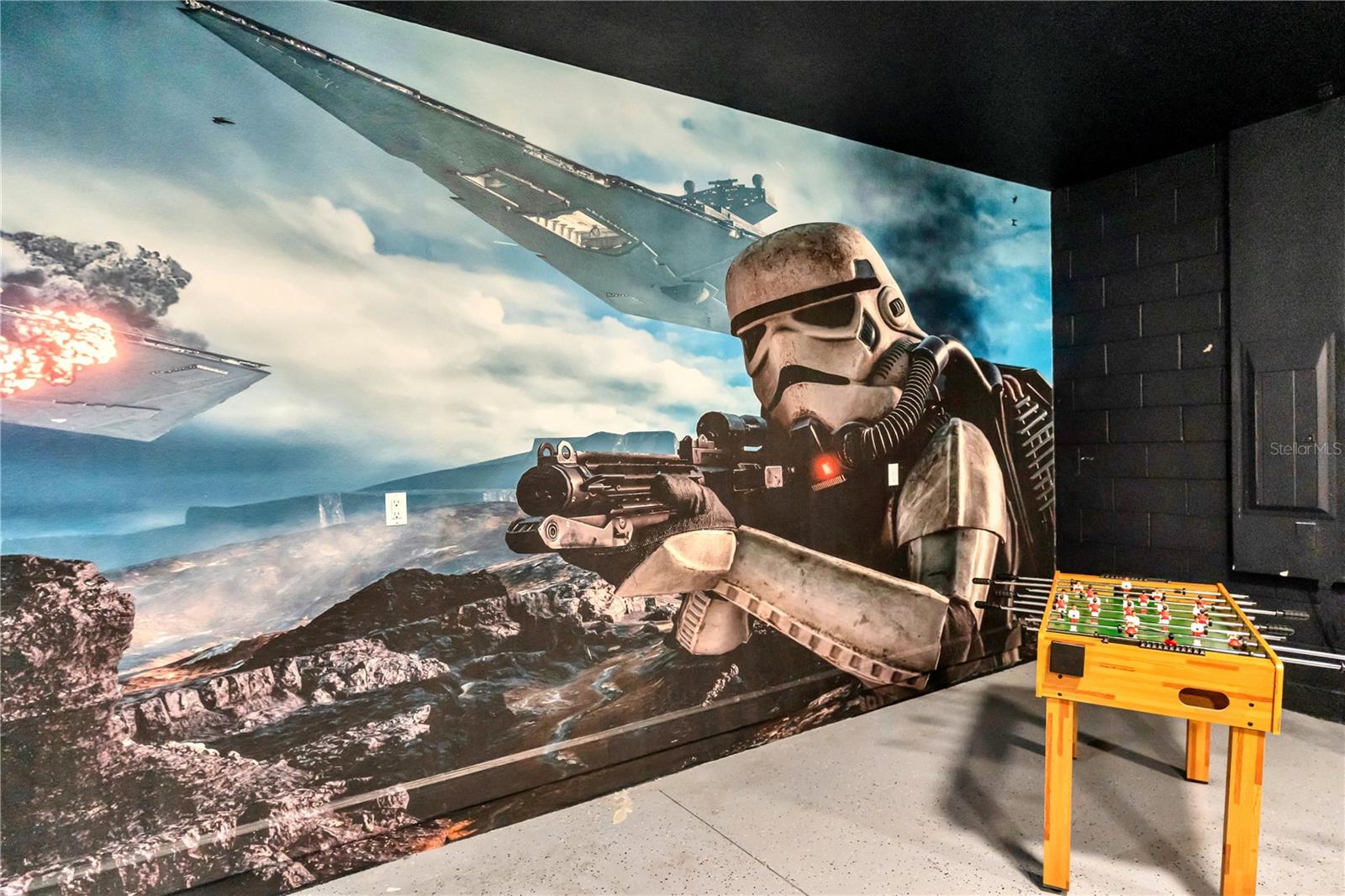 Climate-controlled Star Wars Game Room - 7639 WILMINGTON LOOP, KISSIMMEE