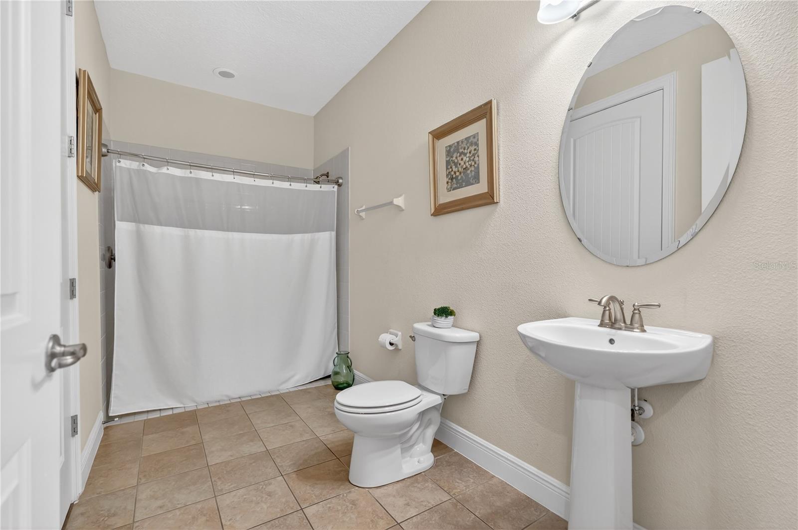 Ensuite with Shower to Bedroom 3 - 7639 WILMINGTON LOOP, KISSIMMEE