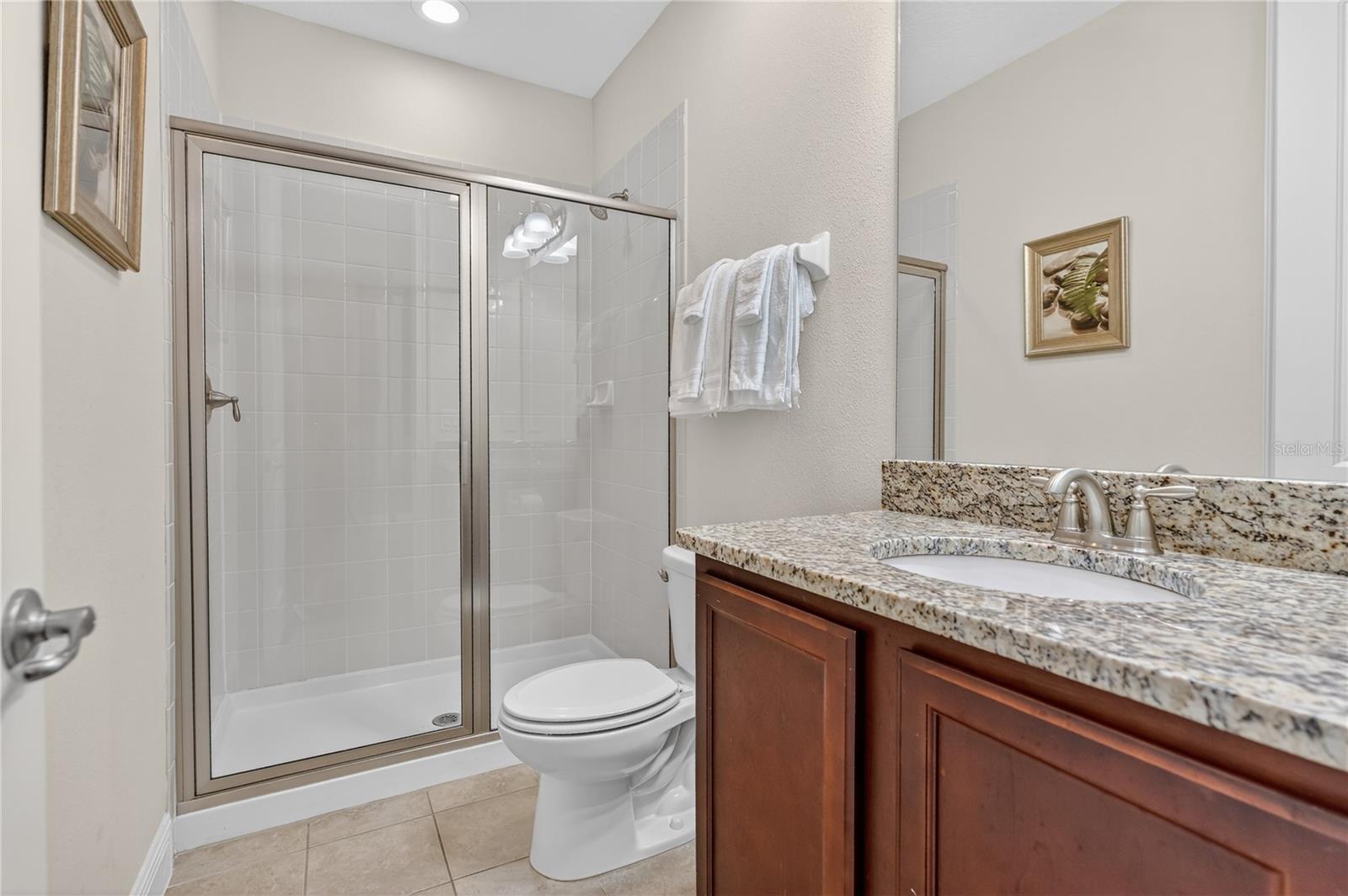Bathroom to Harry Potter Room - 7639 WILMINGTON LOOP, KISSIMMEE