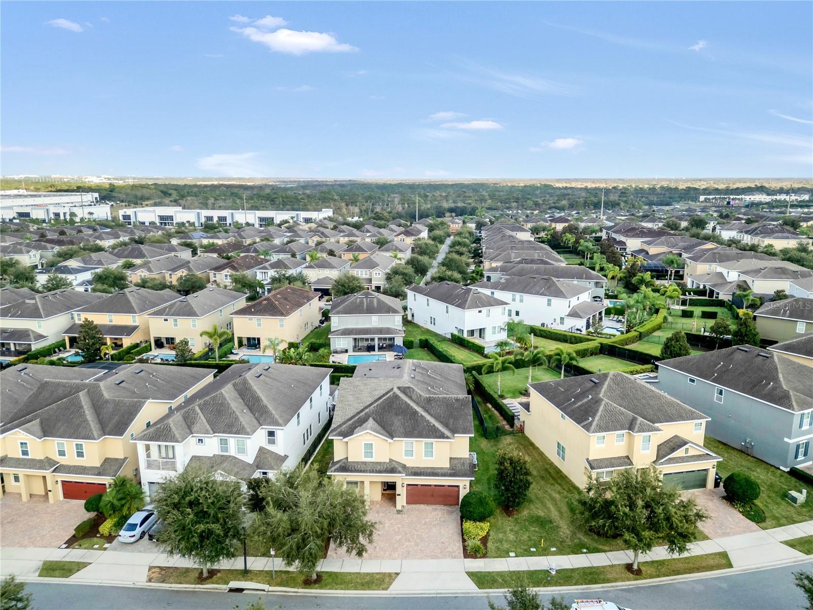 Just a five minute walk to the Neighborhood Amenities! - 7639 WILMINGTON LOOP, KISSIMMEE