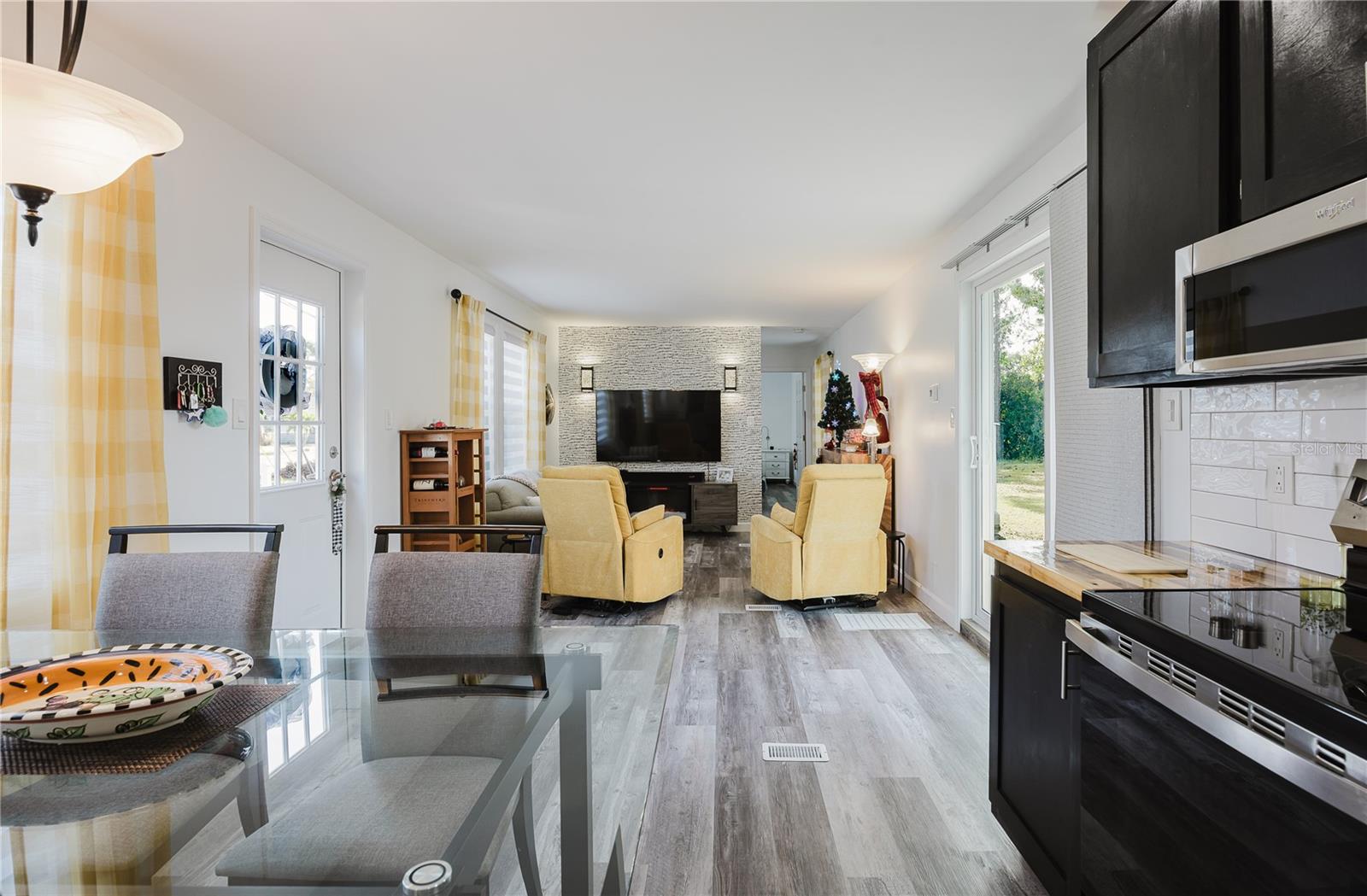 Mobile Home at 11296 OLIVE CIR, PUNTA GORDA, photo 13 of 54