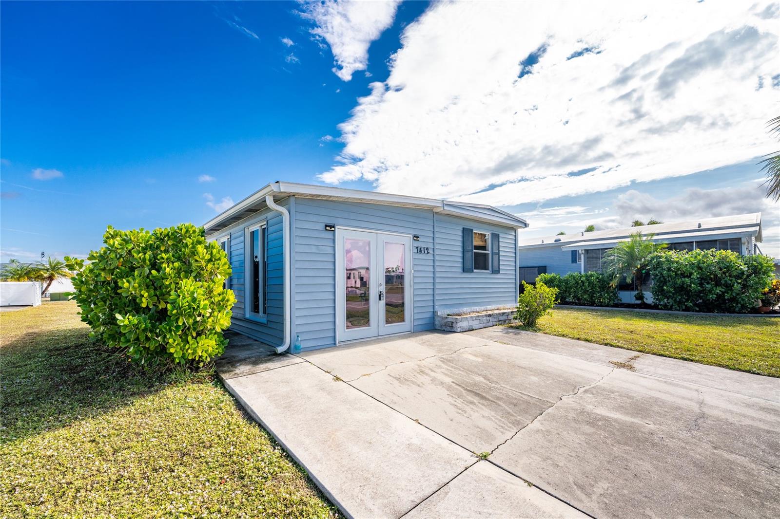 Manufactured Home at 7412 BECKLEY ST, PORT CHARLOTTE, photo 2 of 39