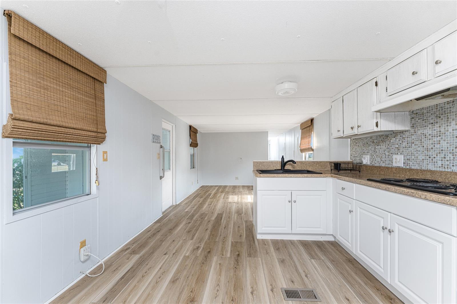 Manufactured Home at 7412 BECKLEY ST, PORT CHARLOTTE, photo 6 of 39