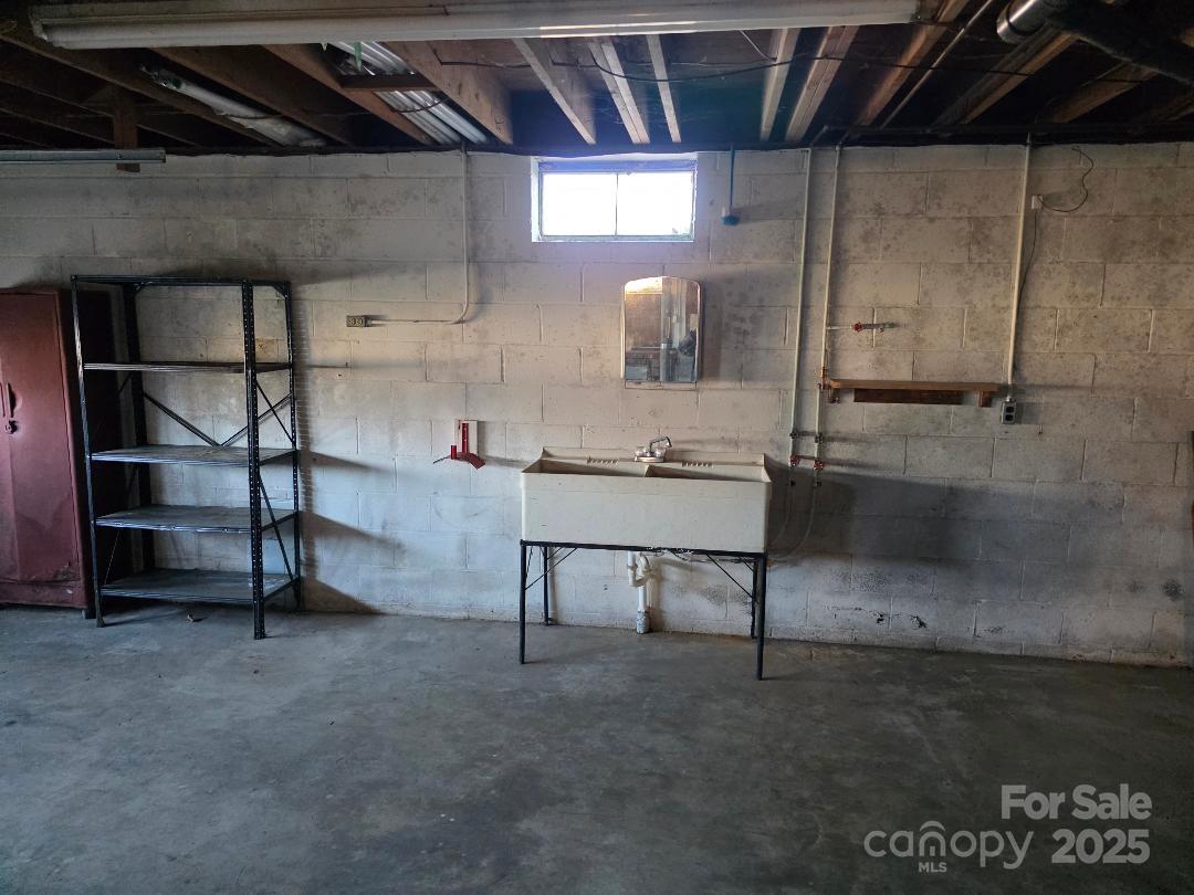 Sink in the basement - 1375 E US Highway 19E Highway, Burnsville