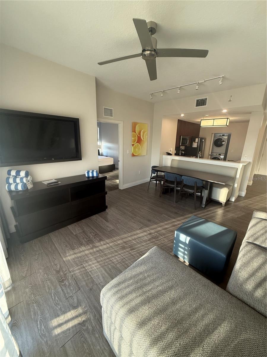 Living-Dining Combination - 14501 GROVE RESORT AVE #2528, WINTER GARDEN