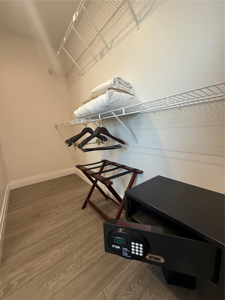 Primary Suite - Closet - 14501 GROVE RESORT AVE #2528, WINTER GARDEN