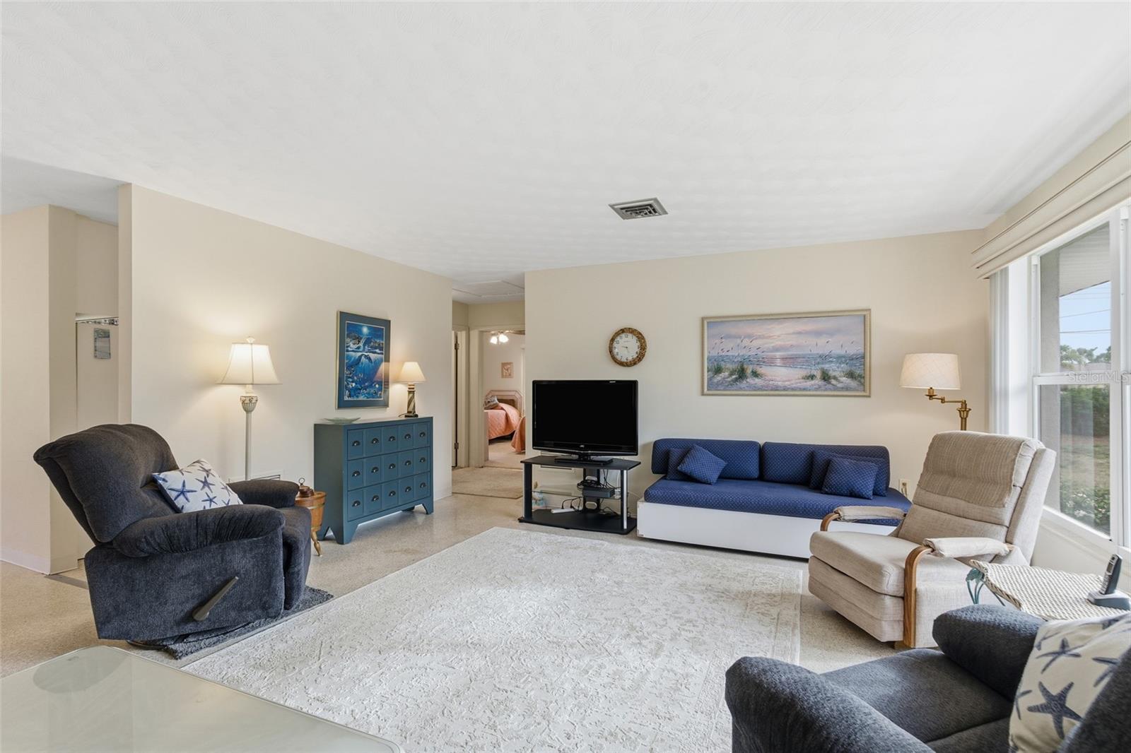MAIN LIVING ROOM - 2050 OYSTER CREEK DR, ENGLEWOOD