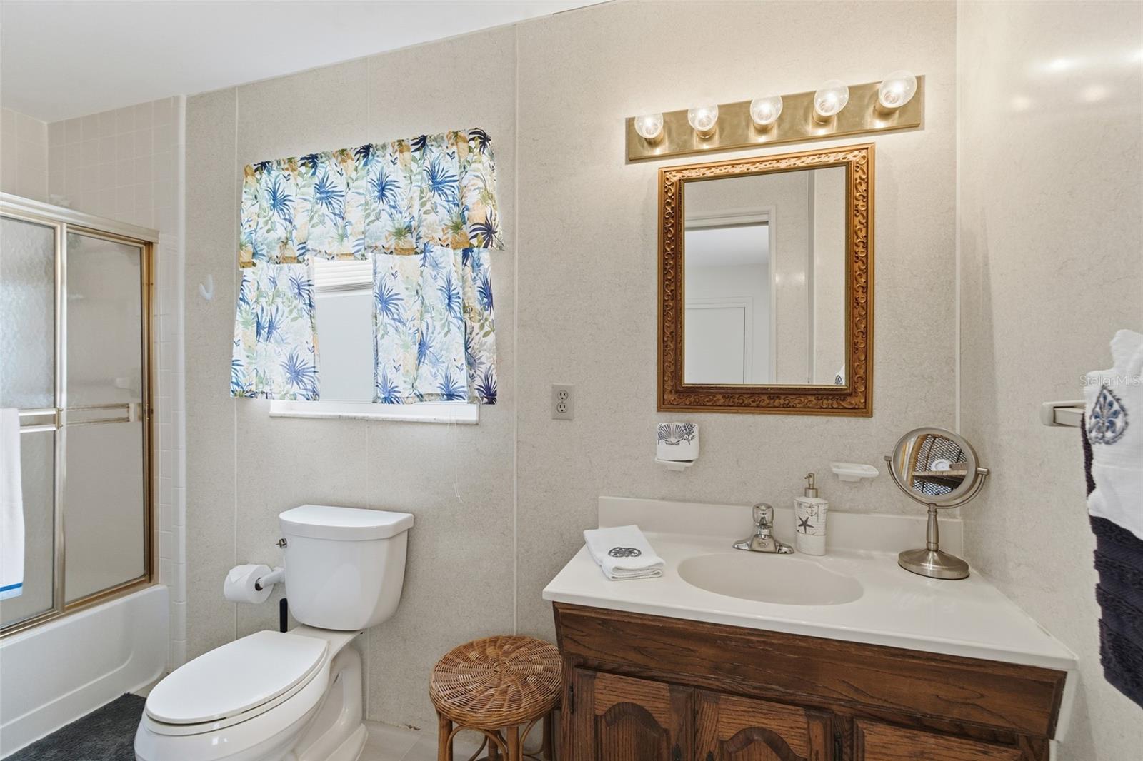 ENSUITE - 2050 OYSTER CREEK DR, ENGLEWOOD