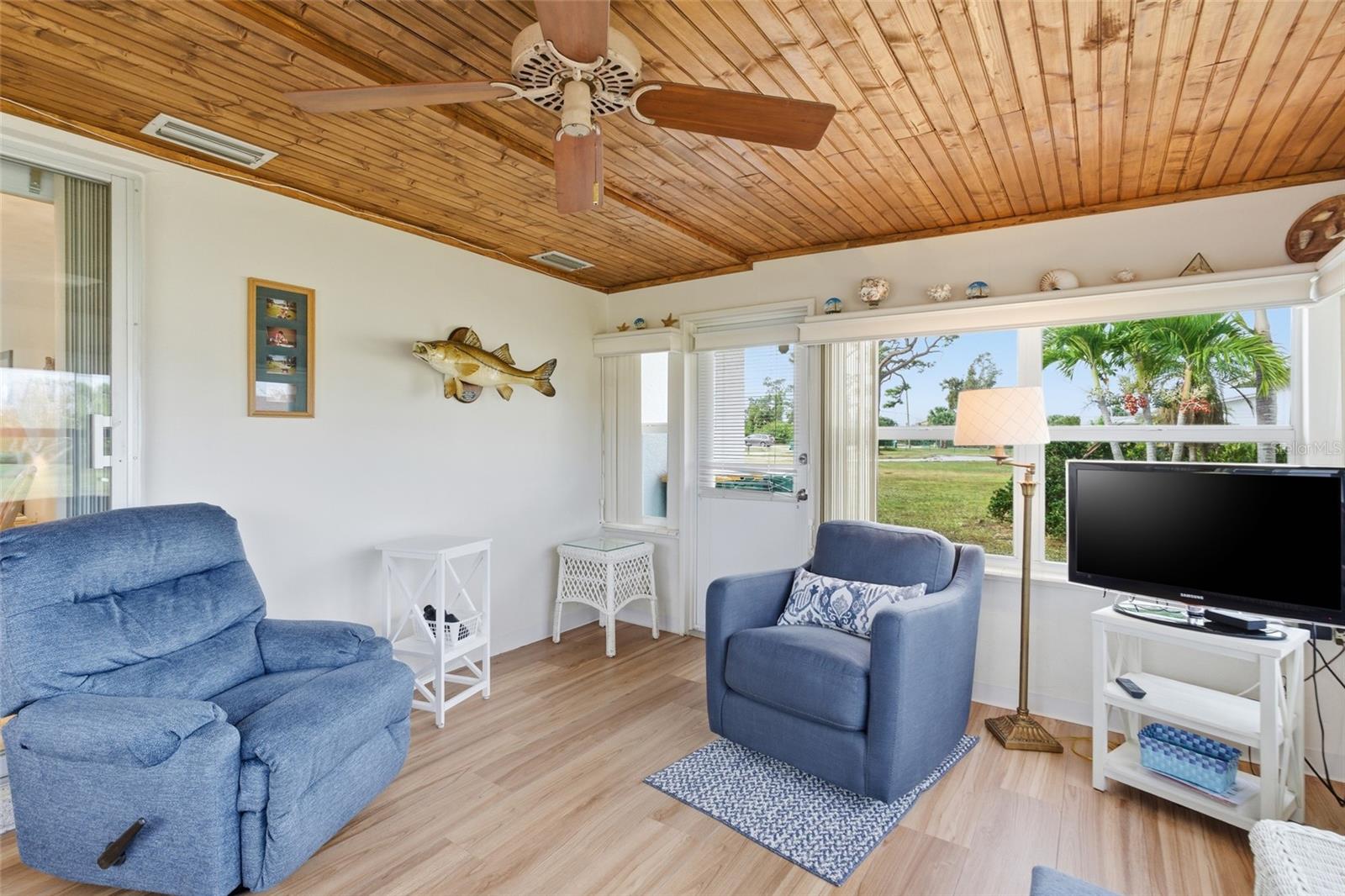 FLORIDA ROOM - 2050 OYSTER CREEK DR, ENGLEWOOD