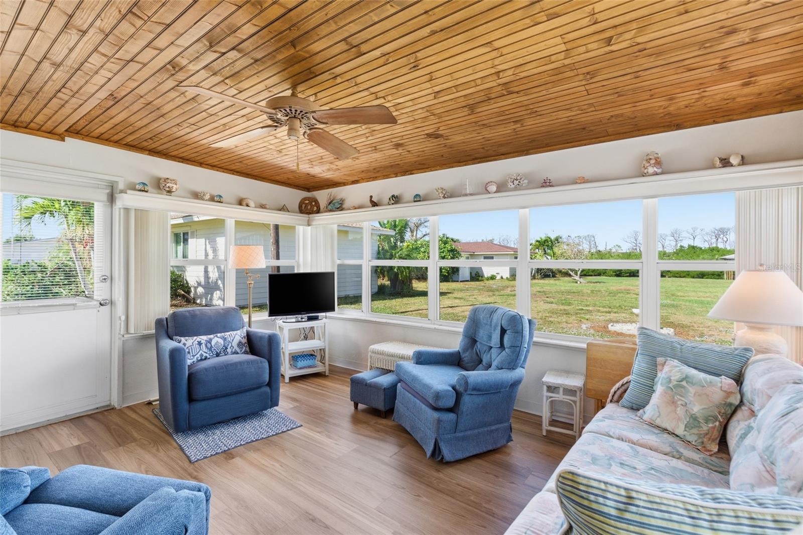 FLORIDA ROOM - 2050 OYSTER CREEK DR, ENGLEWOOD