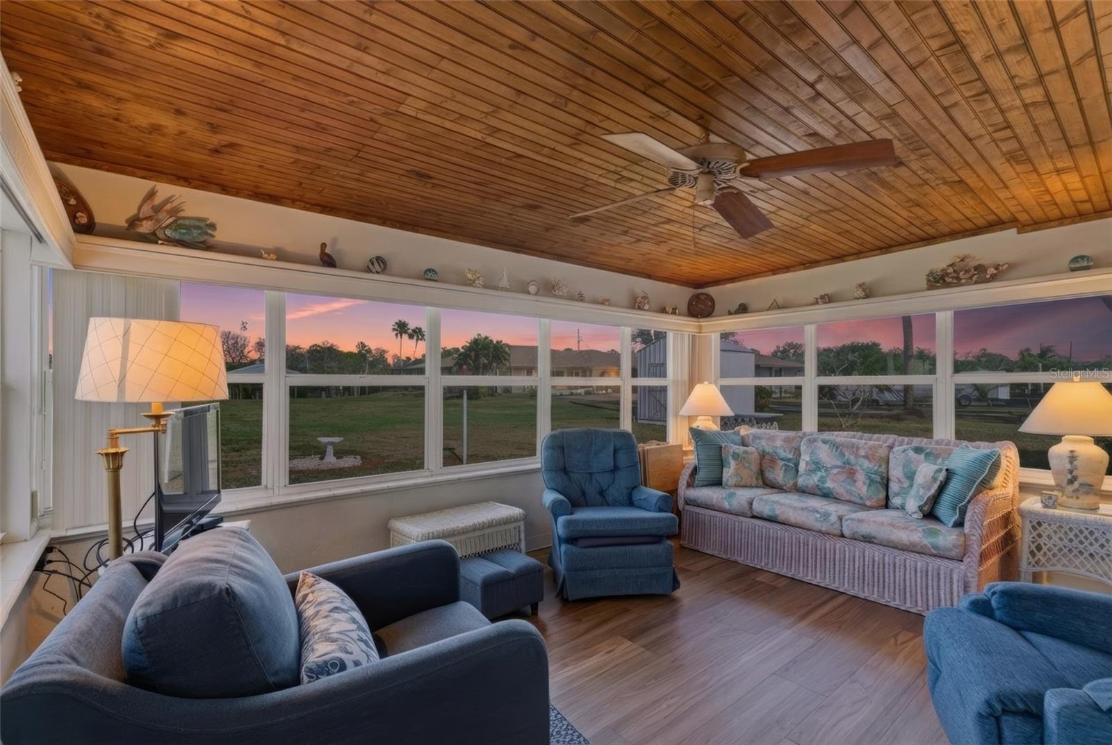 FLORIDA ROOM - 2050 OYSTER CREEK DR, ENGLEWOOD