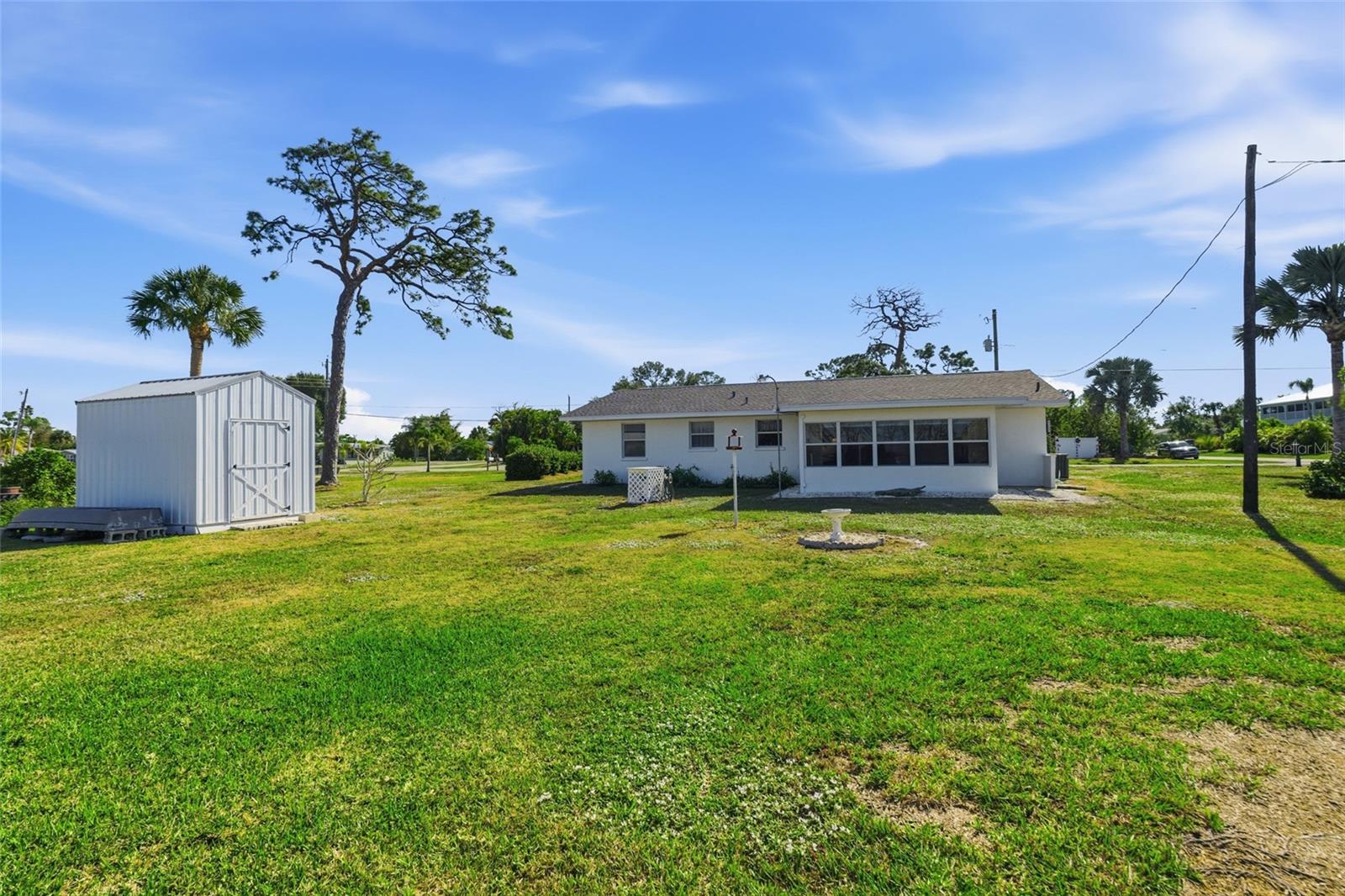 BACK YARD - 2050 OYSTER CREEK DR, ENGLEWOOD