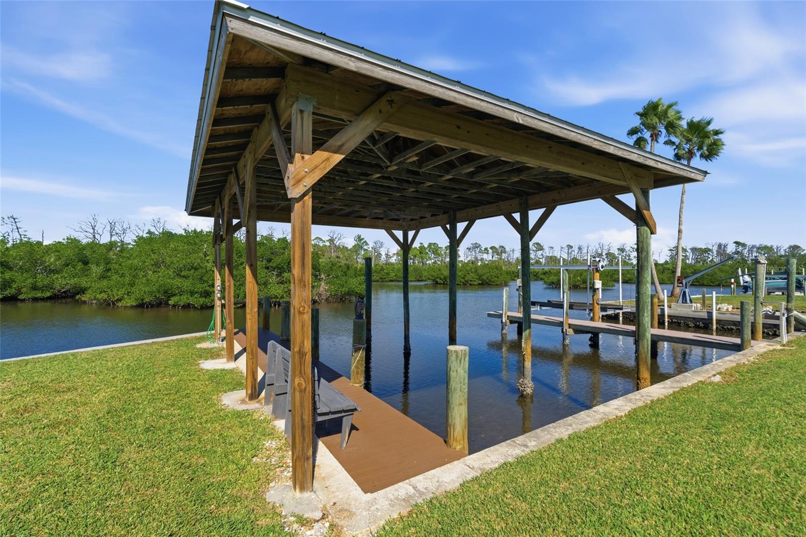BOATHOUSE - 2050 OYSTER CREEK DR, ENGLEWOOD