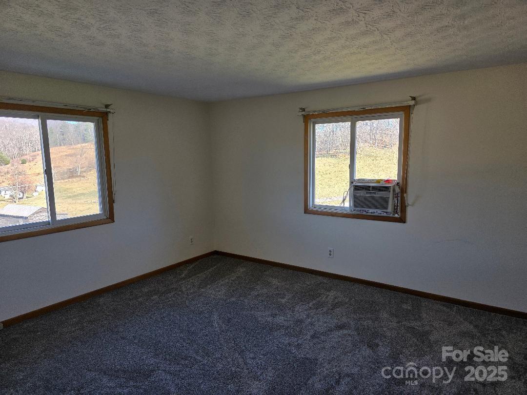 Primary bedroom - 1375 E US Highway 19E Highway, Burnsville