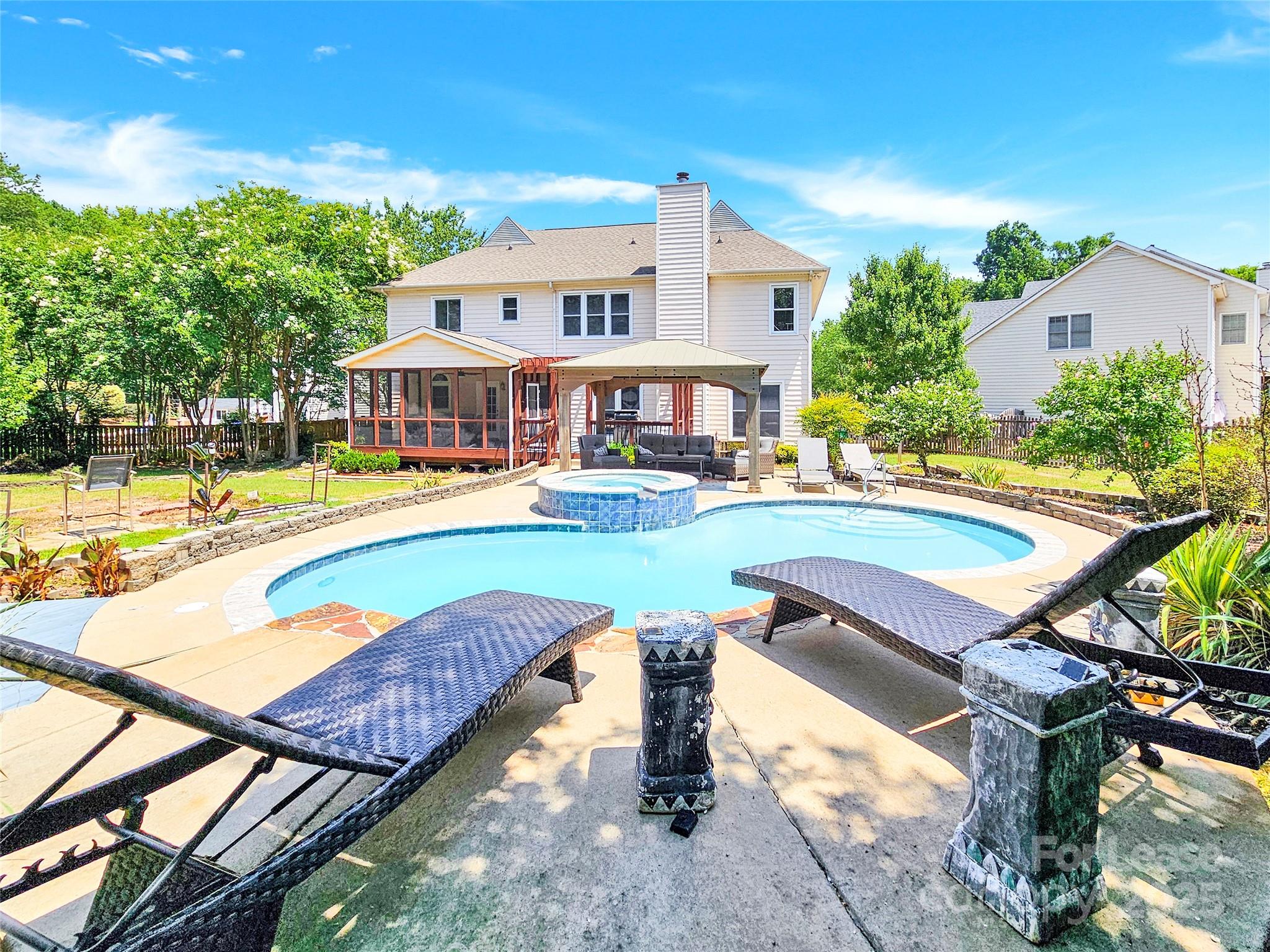 Single Family Residence at 8534 Headford Road, Charlotte, photo 4 of 48