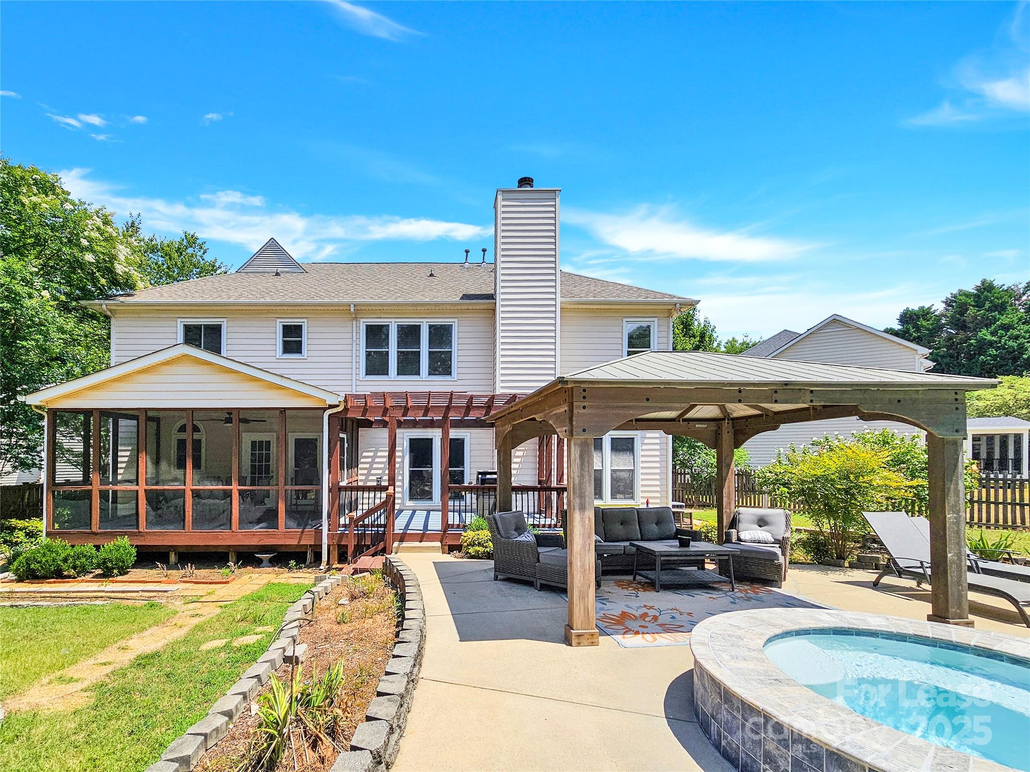 Single Family Residence at 8534 Headford Road, Charlotte, photo 5 of 48