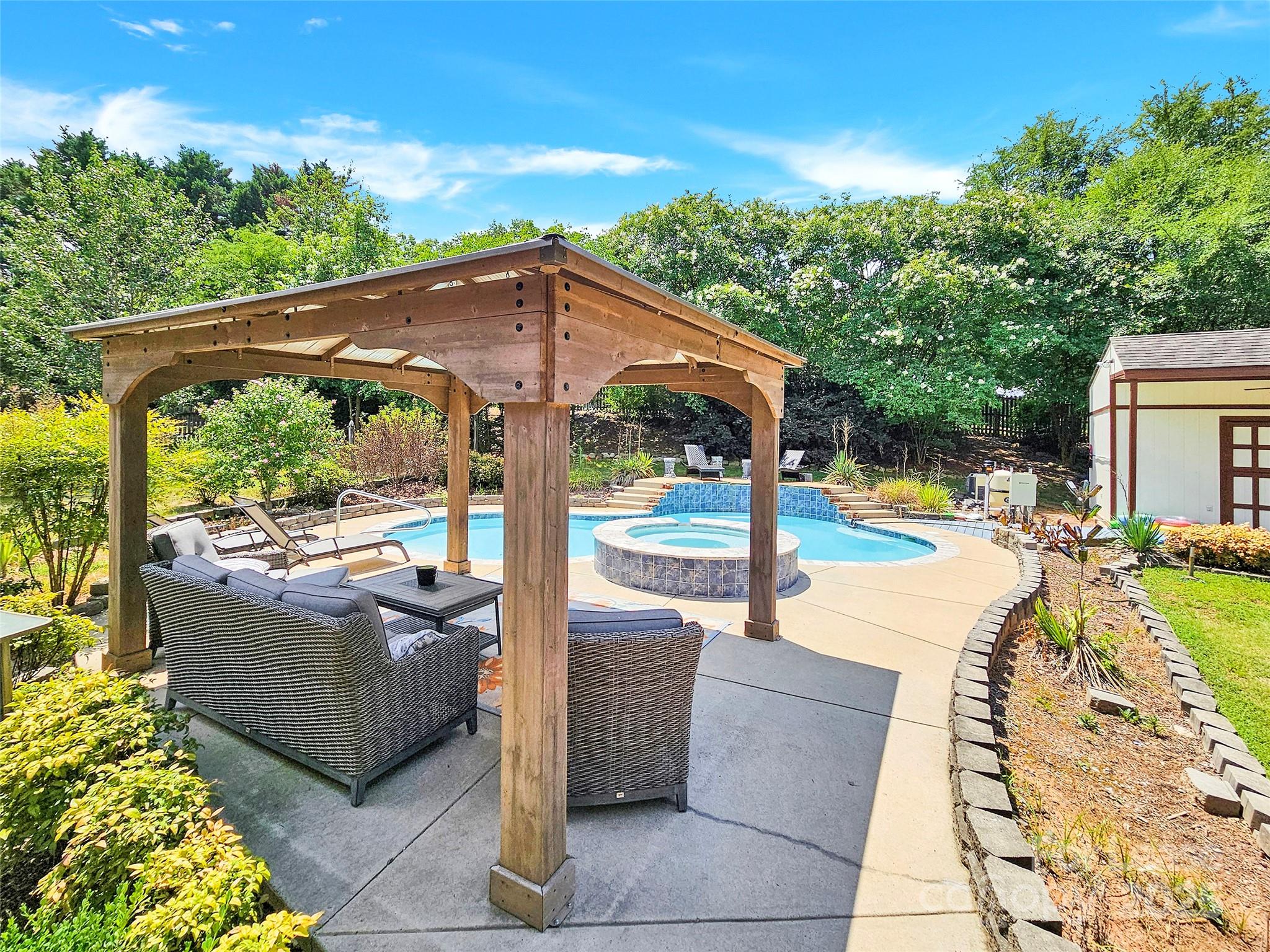 Single Family Residence at 8534 Headford Road, Charlotte, photo 11 of 48