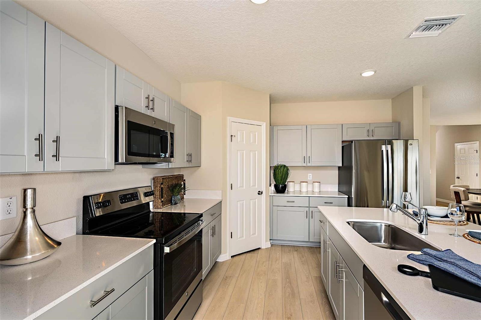 model home/virtually staged - 5019 OAKS RIVER ST, DAVENPORT