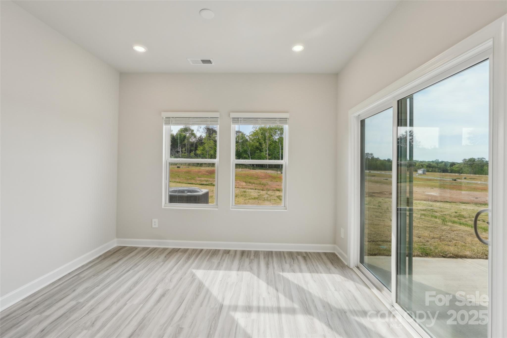 Single Family Residence at 1437 Wildflower Street, Newton, photo 7 of 20
