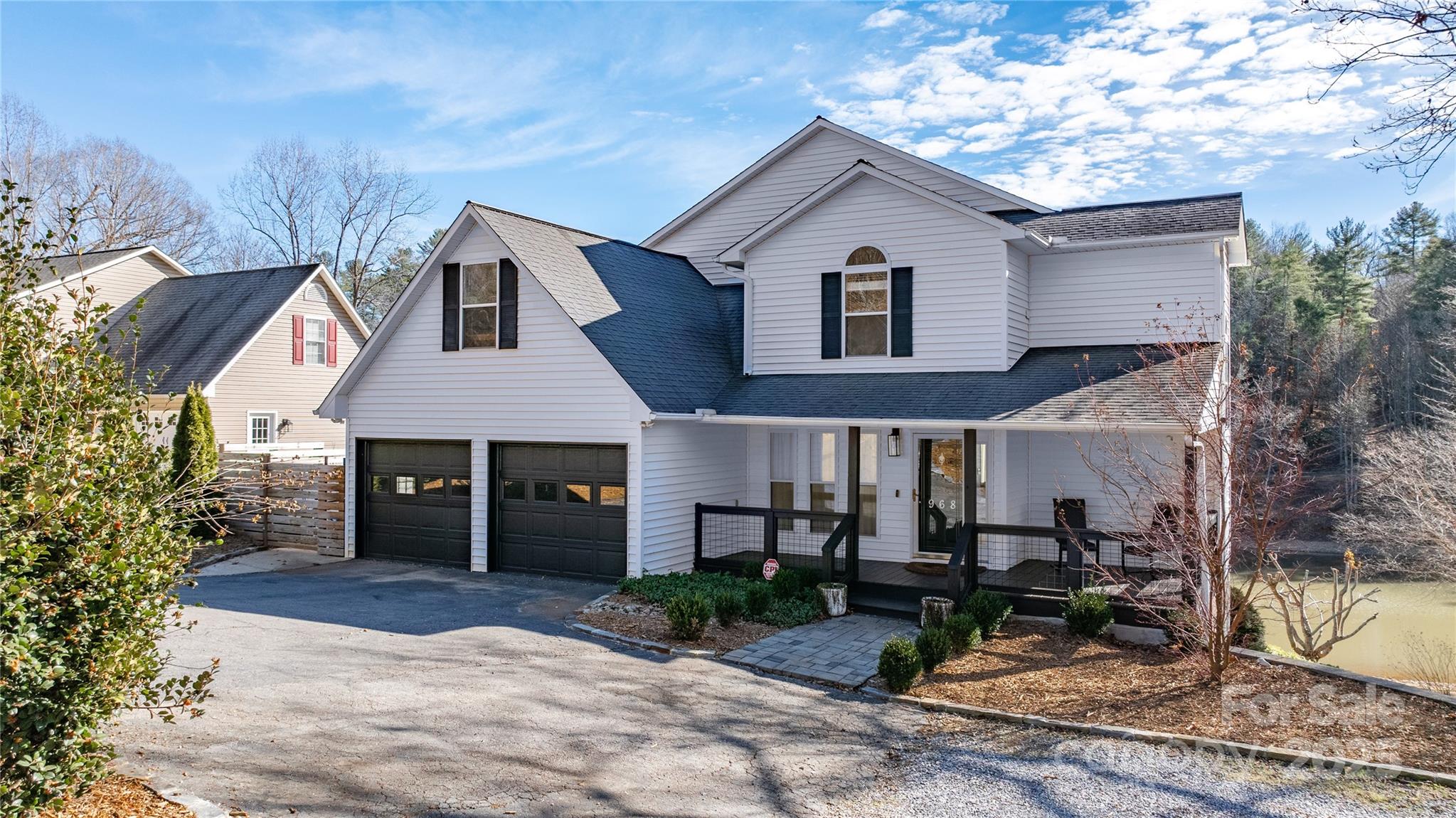 Single Family Residence at 968 Plantation Drive, Marion, photo 2 of 33