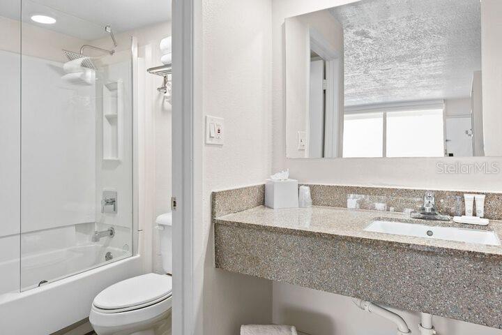 Full bathroom - 2930 POLYNESIAN ISLE BLVD #245, KISSIMMEE