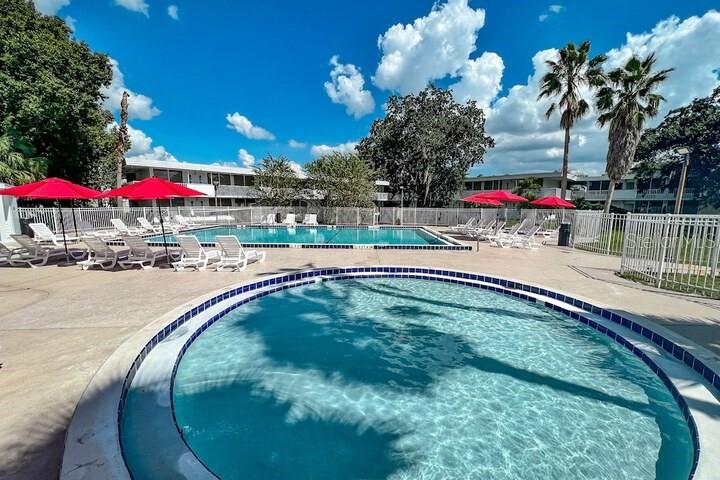 Community pool area - 2930 POLYNESIAN ISLE BLVD #245, KISSIMMEE