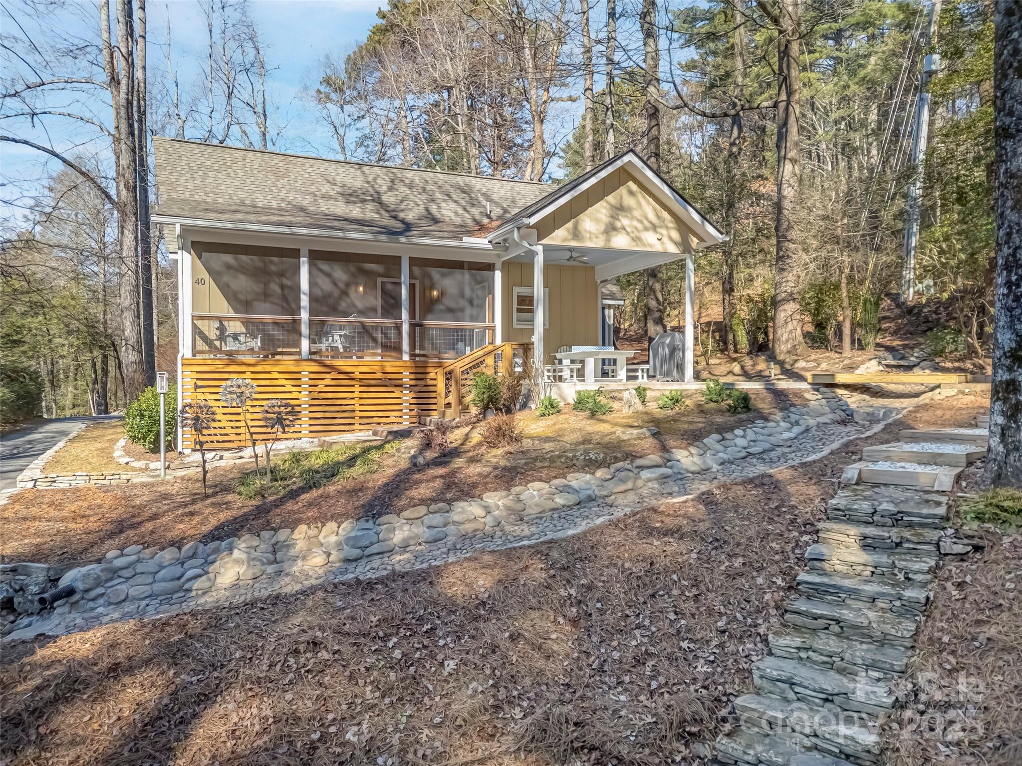 Single Family Residence at 40 Toxaway Landing Drive, Lake Toxaway, photo 2 of 40