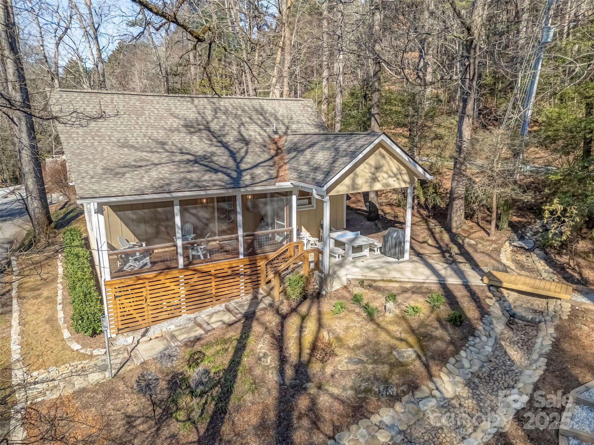 Single Family Residence at 40 Toxaway Landing Drive, Lake Toxaway, photo 4 of 40