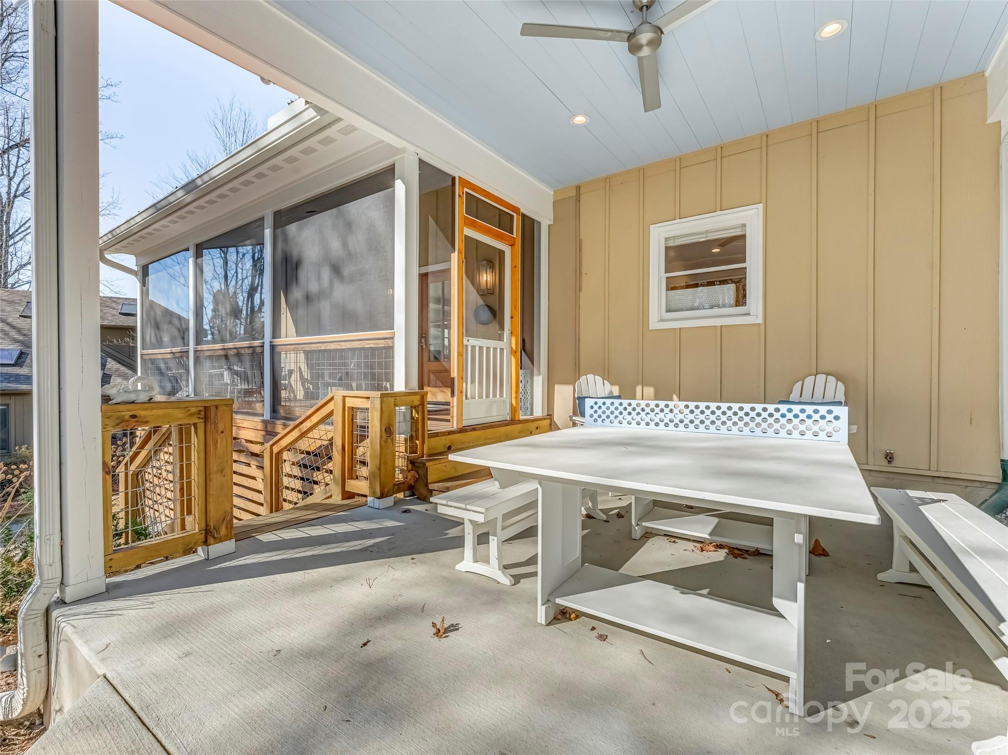 Single Family Residence at 40 Toxaway Landing Drive, Lake Toxaway, photo 6 of 40