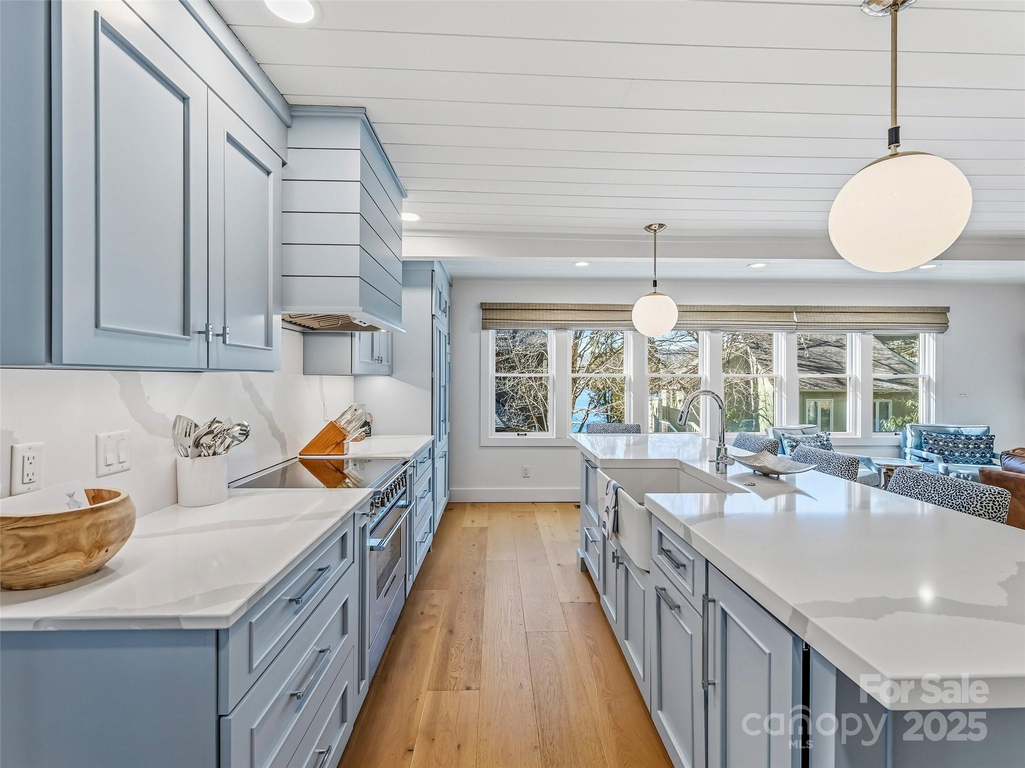 Single Family Residence at 40 Toxaway Landing Drive, Lake Toxaway, photo 9 of 40