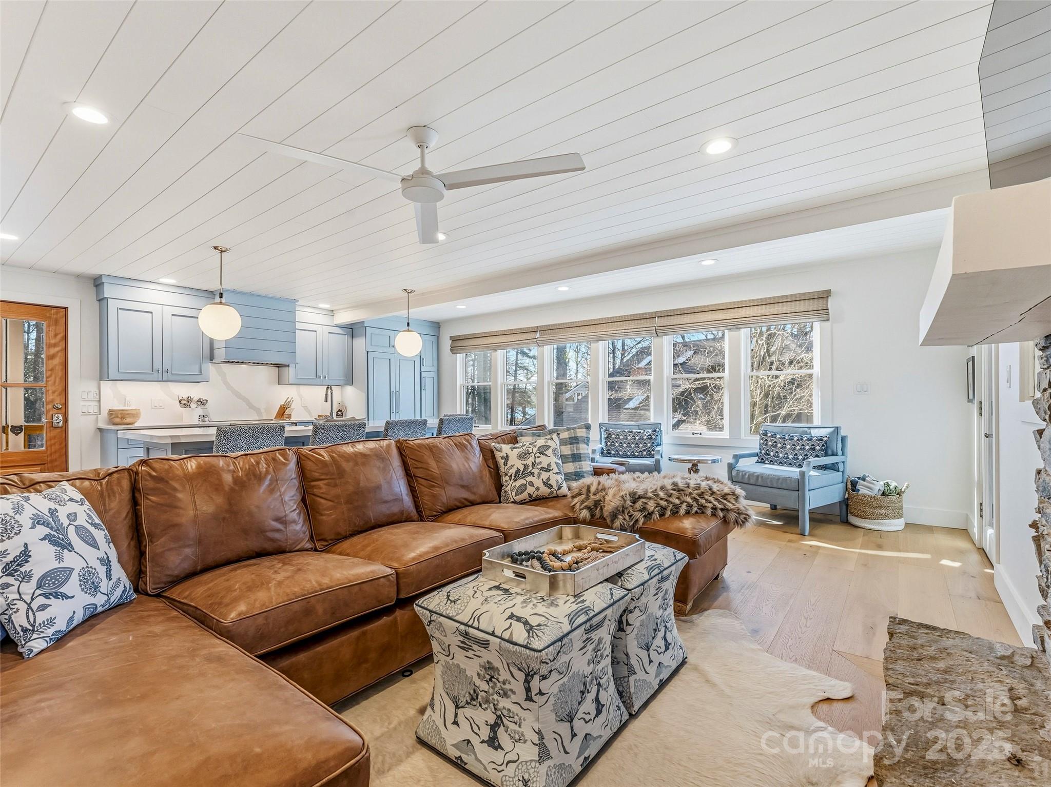 Single Family Residence at 40 Toxaway Landing Drive, Lake Toxaway, photo 19 of 40