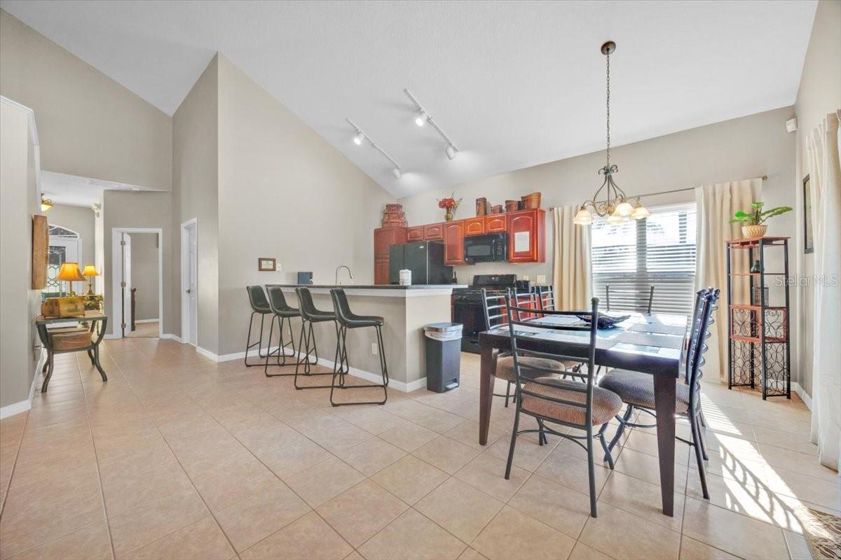 Single Family Residence at 8023 ACADIA ESTATES CT, KISSIMMEE, photo 10 of 37