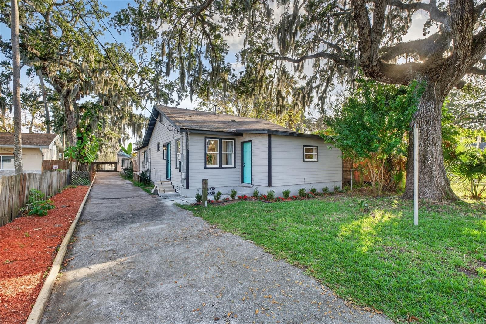 115 PALM PL