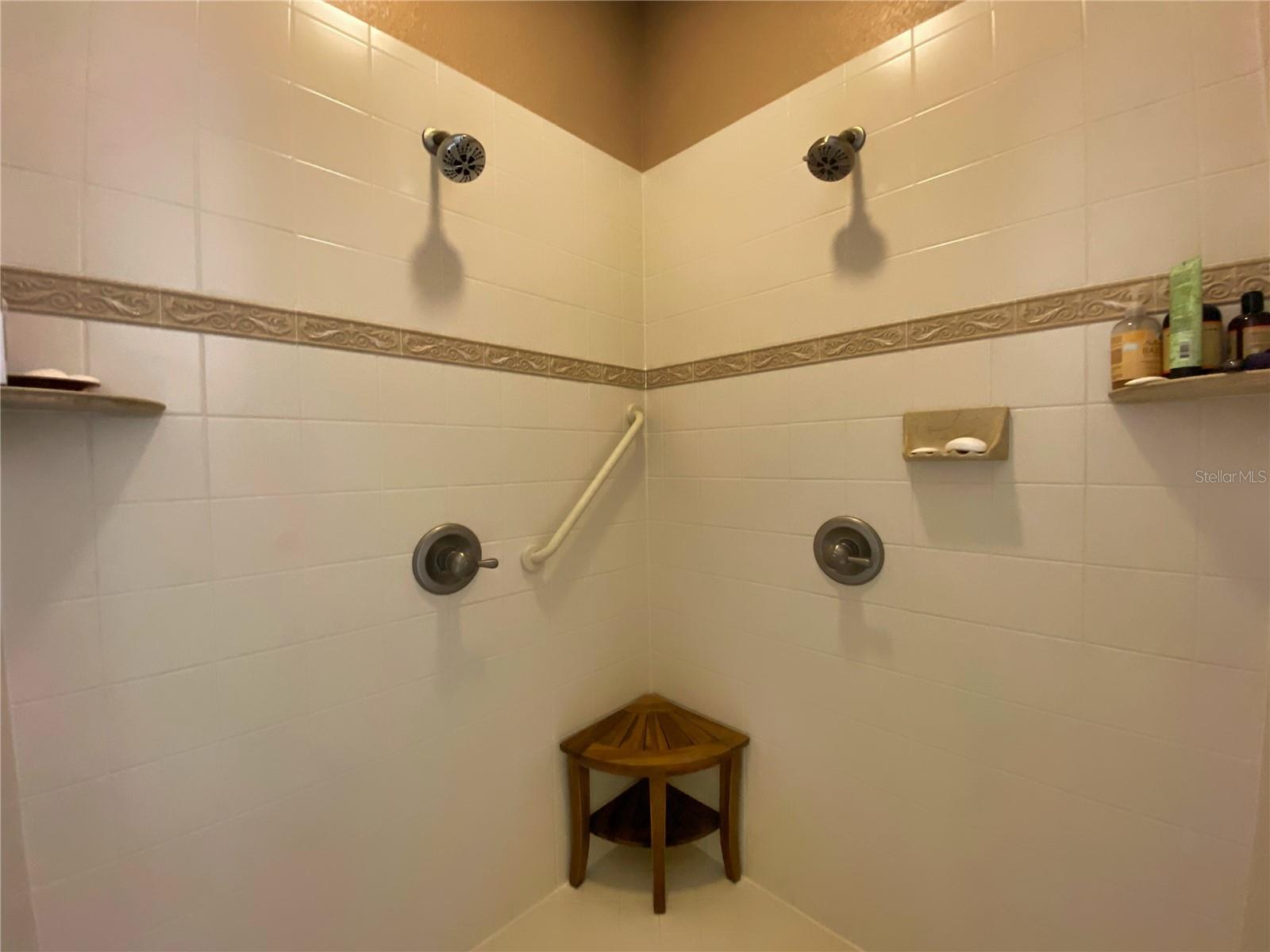 Large Walk In Shower - 4577 BACK NINE DR, WINTER HAVEN