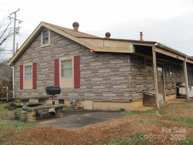 SIDE VIEW OF HOUSE - 1103 E Main Street E, Dallas