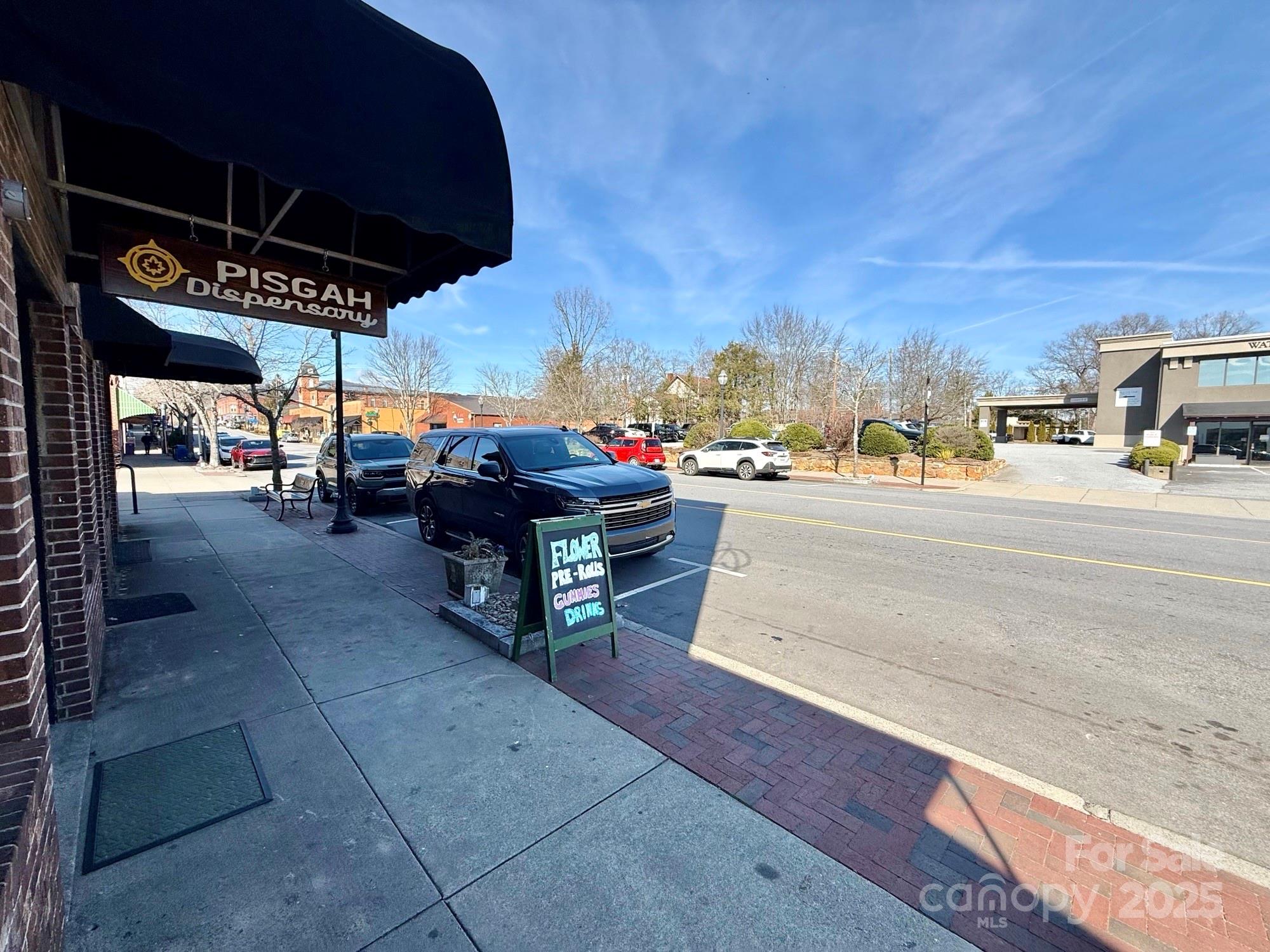 Public Parking - 100 E Main Street, Brevard