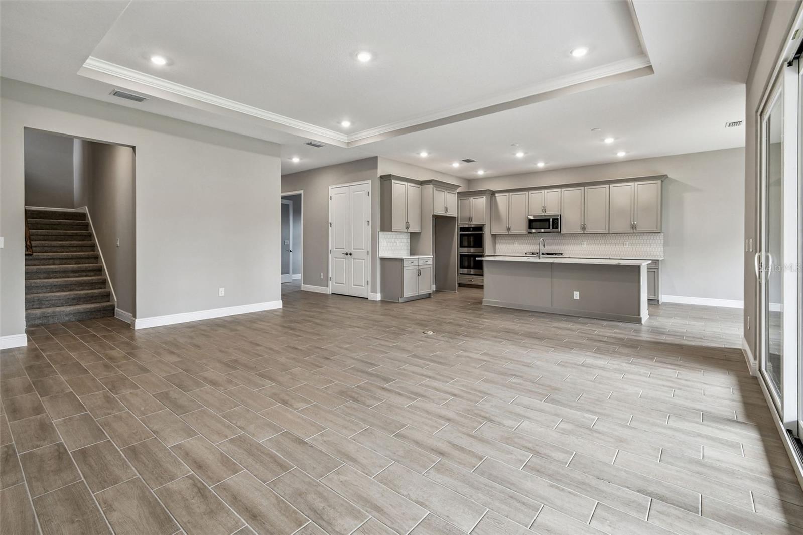Single Family Residence at 12309 WHITE BLOSSOM CT, PARRISH, photo 4 of 12