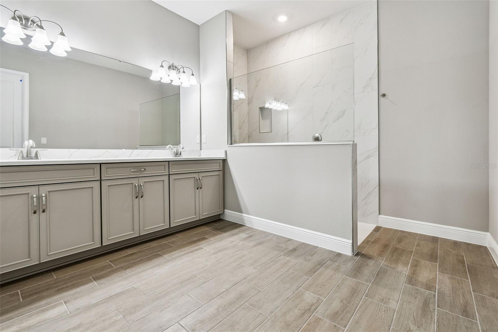 Single Family Residence at 12309 WHITE BLOSSOM CT, PARRISH, photo 7 of 12