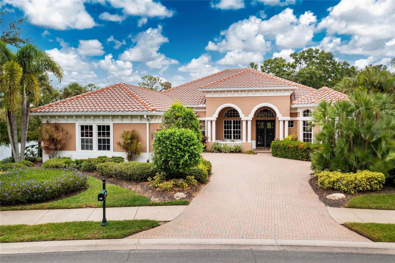 10 BOCA ROYALE BLVD BLVD