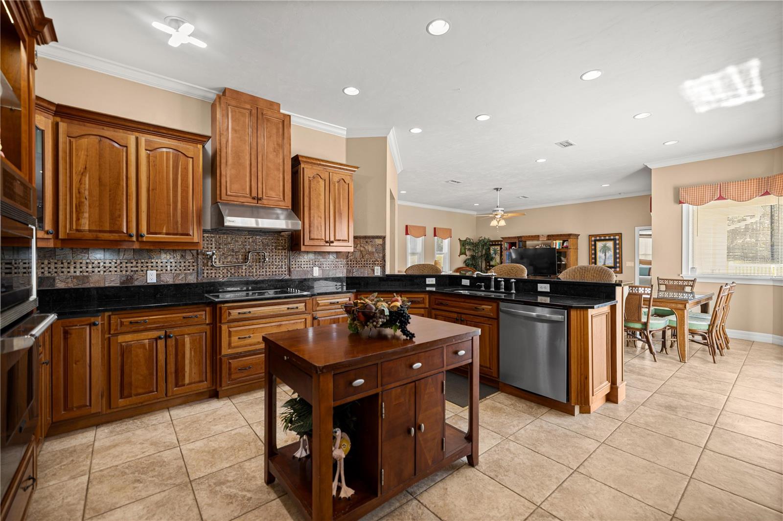 Kitchen - 6081 W PELL PL, DUNNELLON