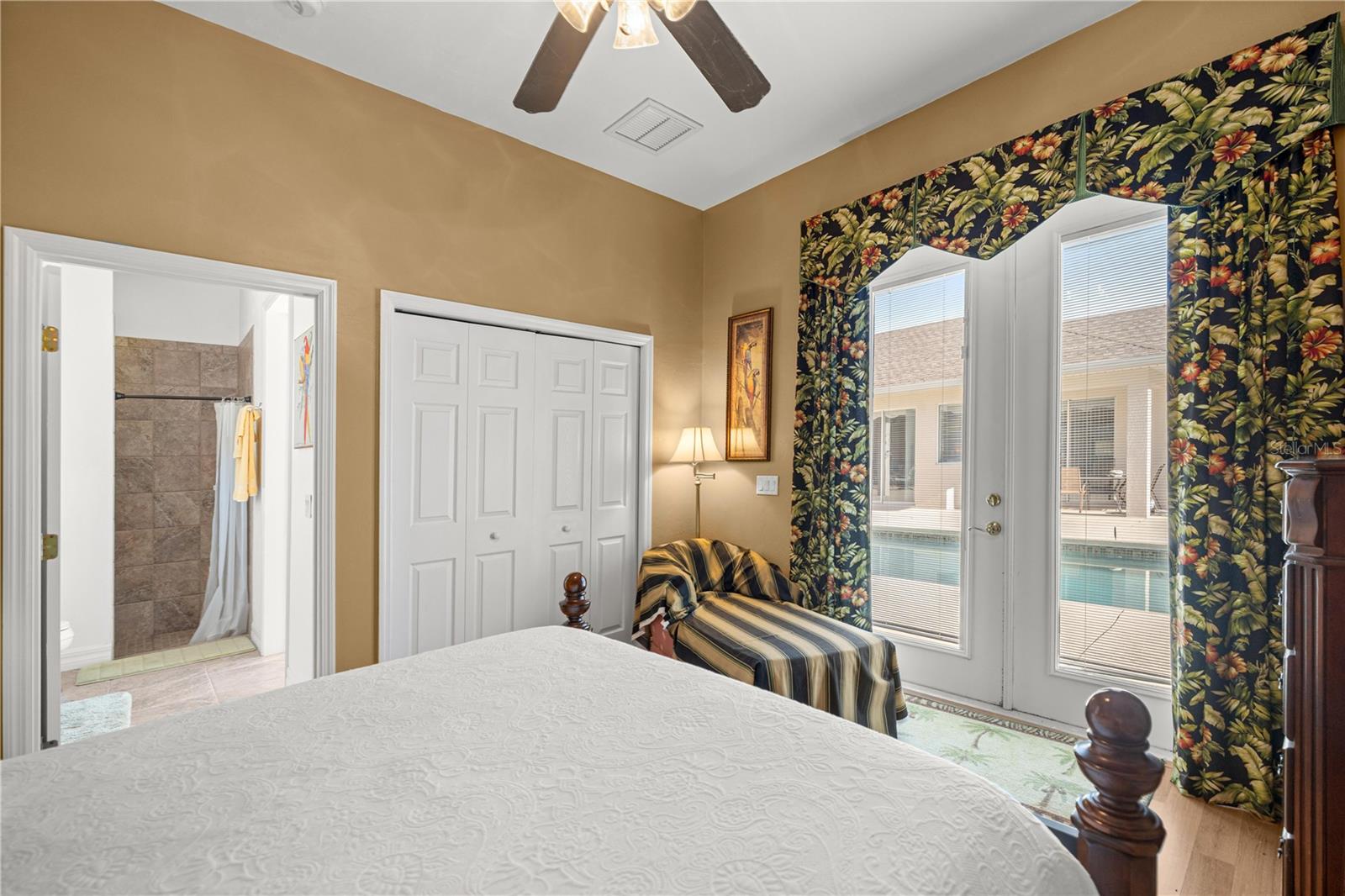 Suite - 6081 W PELL PL, DUNNELLON