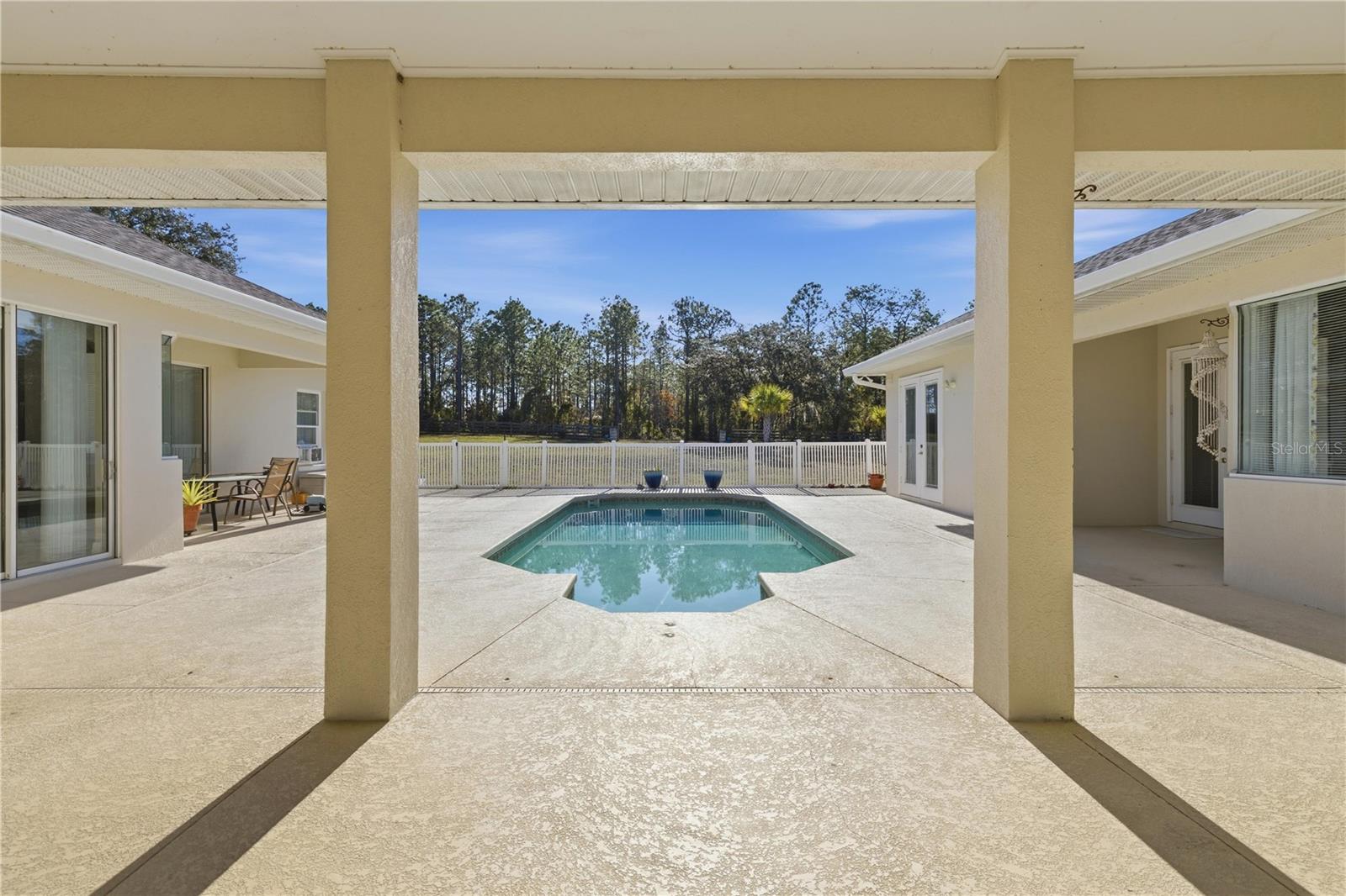 pool and deck - 6081 W PELL PL, DUNNELLON