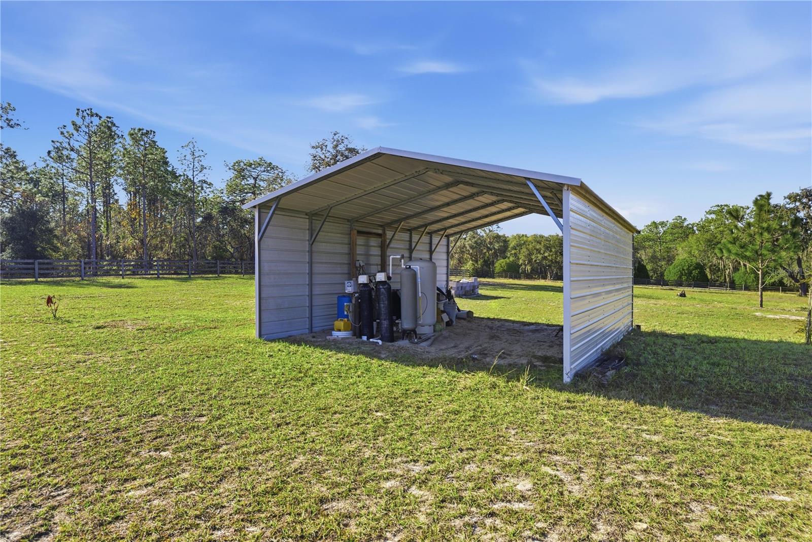 Covered well area - 6081 W PELL PL, DUNNELLON