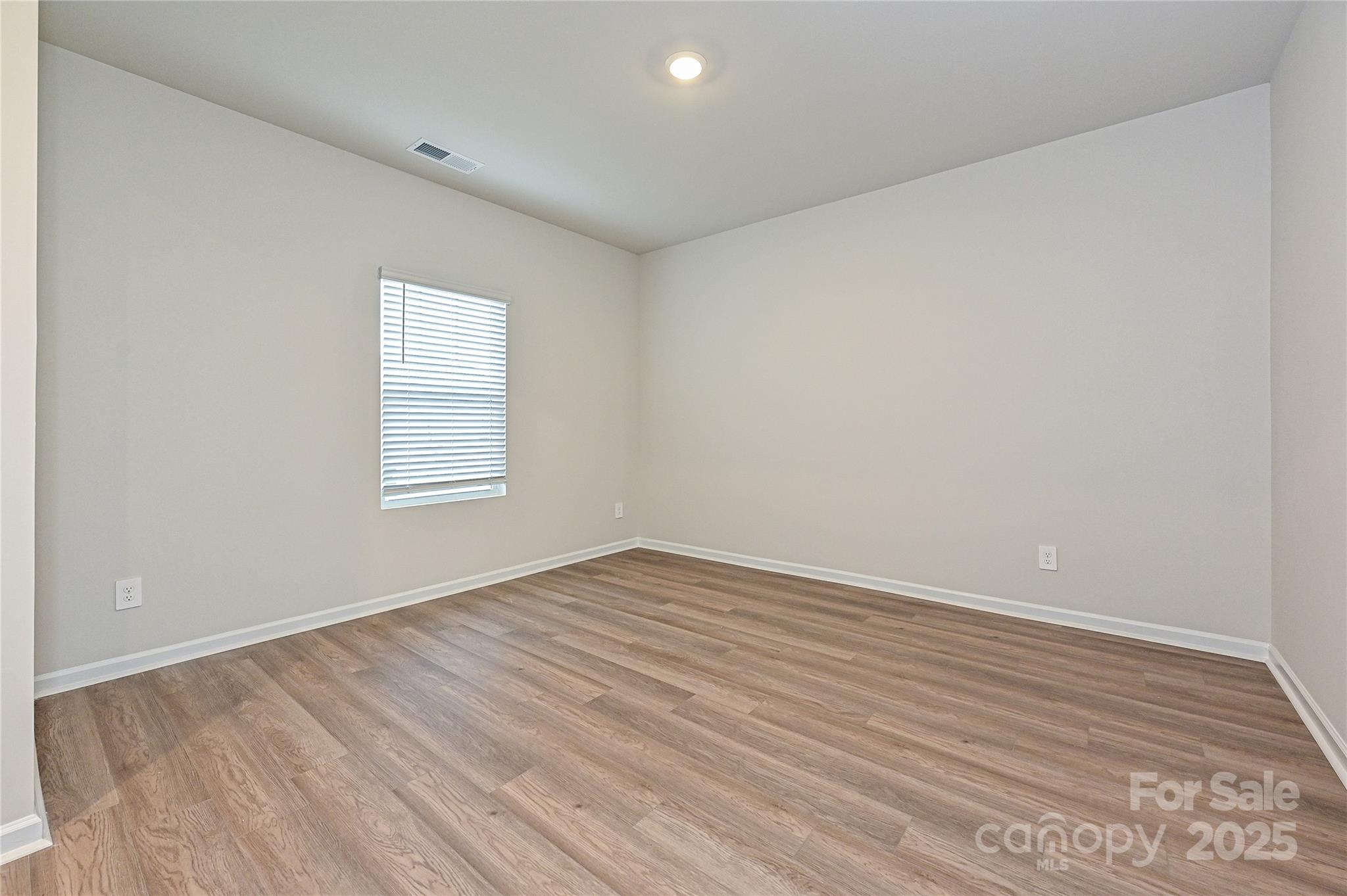 Single Family Residence at 2101 Sunflower Circle, Newton, photo 4 of 20