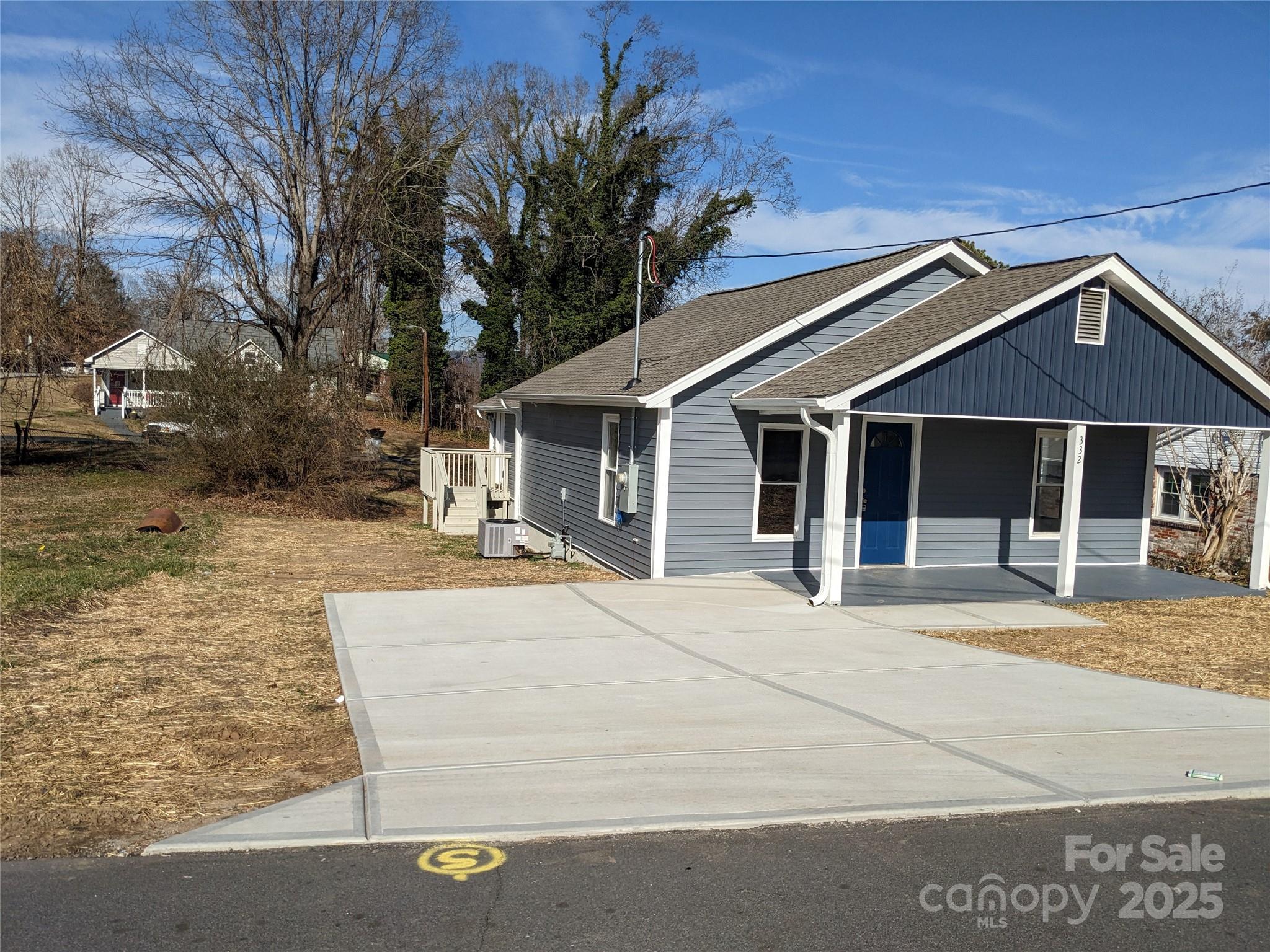 332 Arlington Circle NW